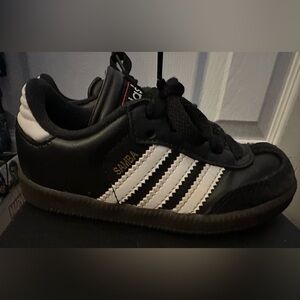 NIB Adidas Soccer Black & White Stripes Sambas Sneakers Size 8 1/2K.